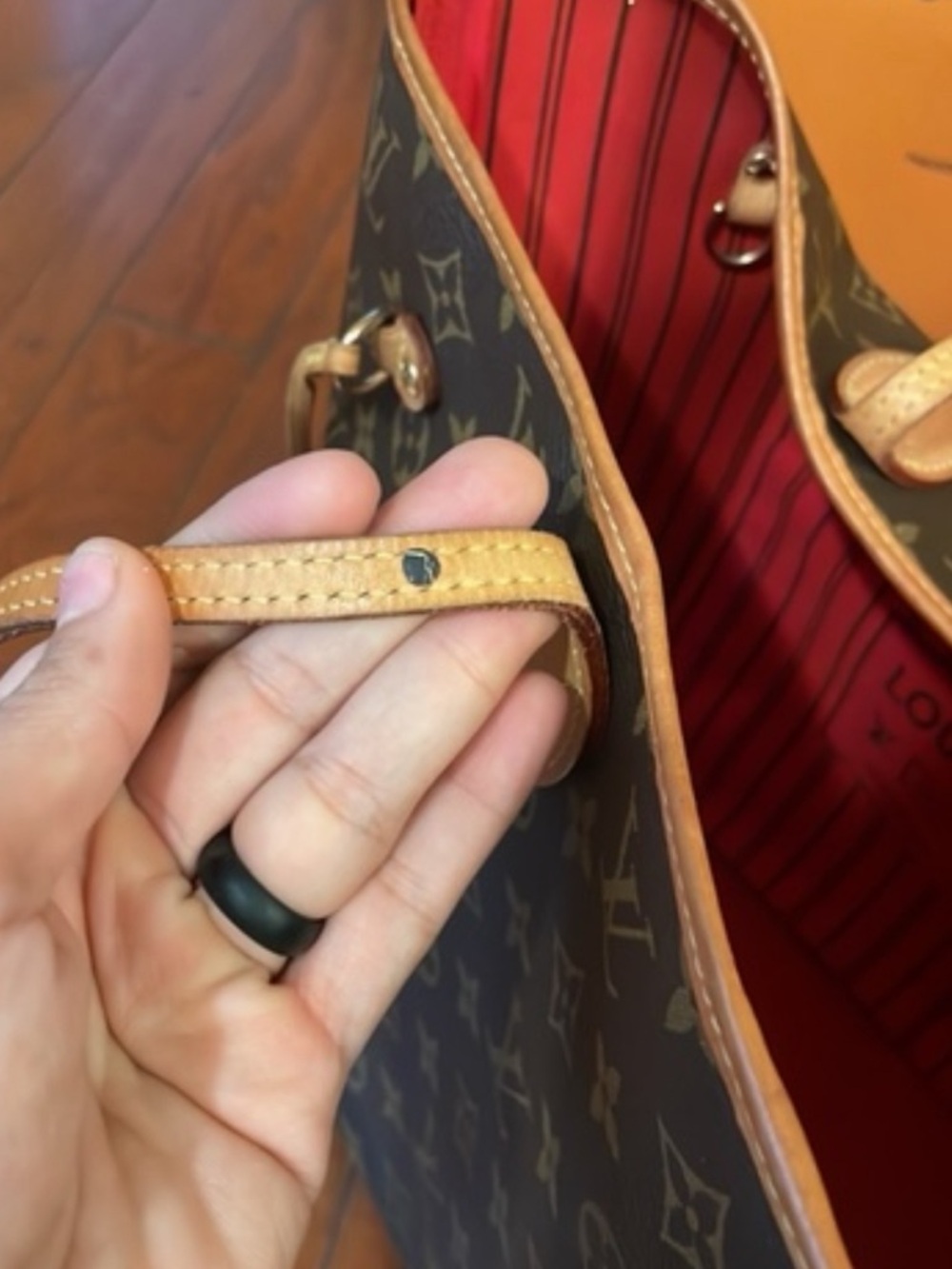 Louis Vuitton Monogram Neverfull Tote - Brown with Pink-Striped Interior - Picture 4 of 15